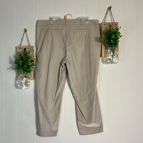 Worthington Petite Women's Khaki Capris Stretch Slacks 16P - Picture 2 of 4